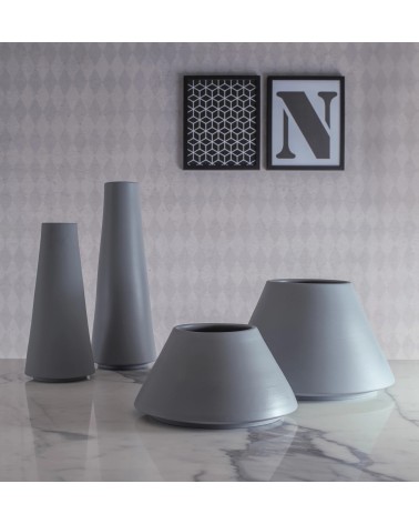 Vaso “Vulcano” – TONIN CASA | Vaso in ceramica scultoreo | BHOME by Arredi Barbàra