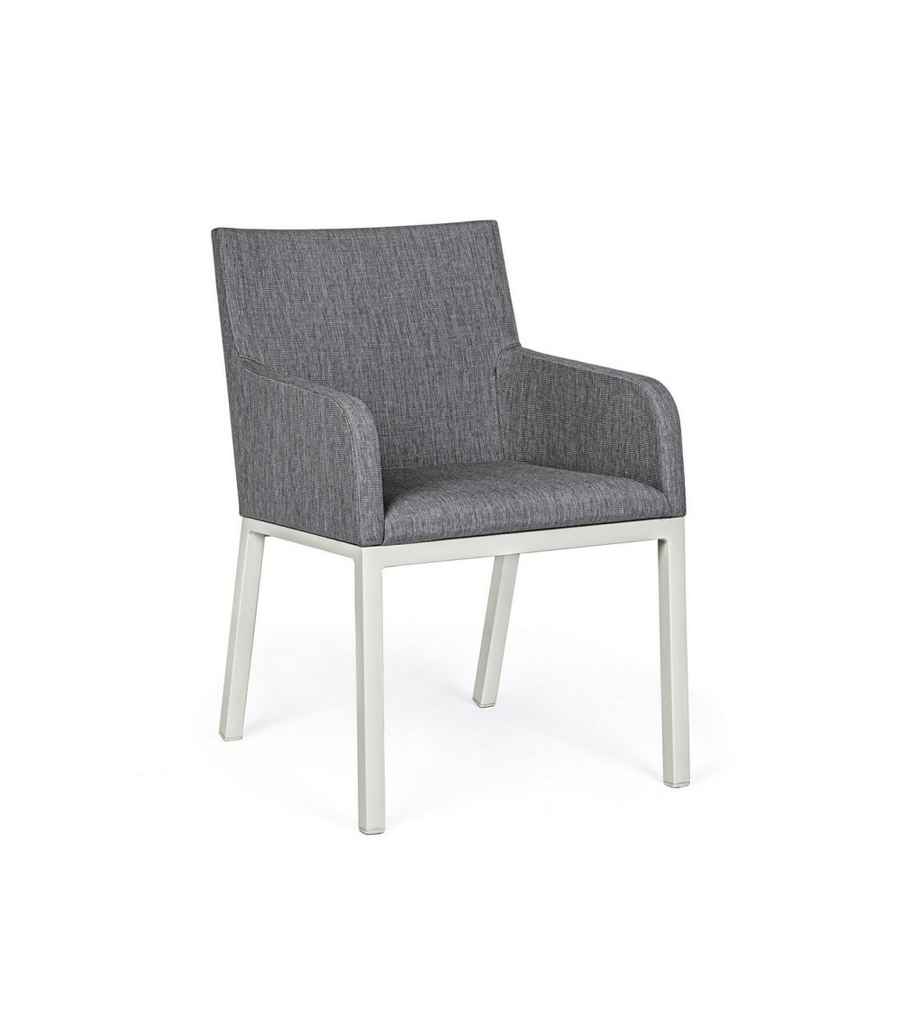The structure is made of powder-coated aluminum (polyester), designed to ensure stability and resistance to weather conditions.