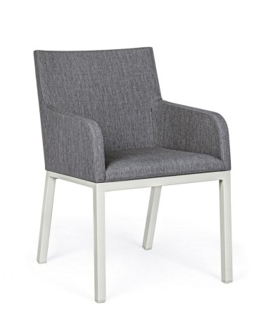 The structure is made of powder-coated aluminum (polyester), designed to ensure stability and resistance to weather conditions.