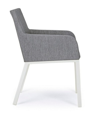 The structure is made of powder-coated aluminum (polyester), designed to ensure stability and resistance to weather conditions.