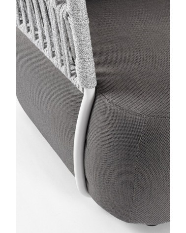 La poltrona PALMER appartiene alla collezione Bizzotto Homemotion ed è realizzata con struttura in alluminio verniciato a polver
